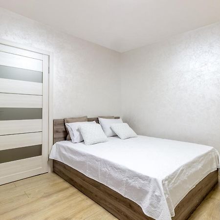 City Center Vip Studio Apartment 리비프 외부 사진