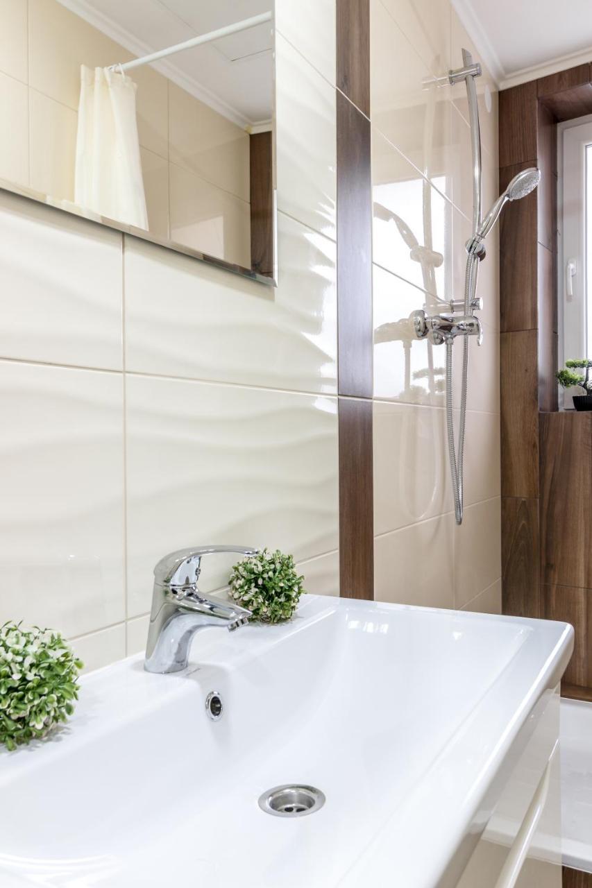 City Center Vip Studio Apartment 리비프 외부 사진